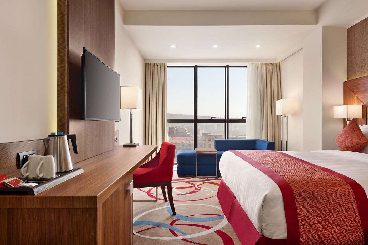 Ramada Hotel & Suites 4*