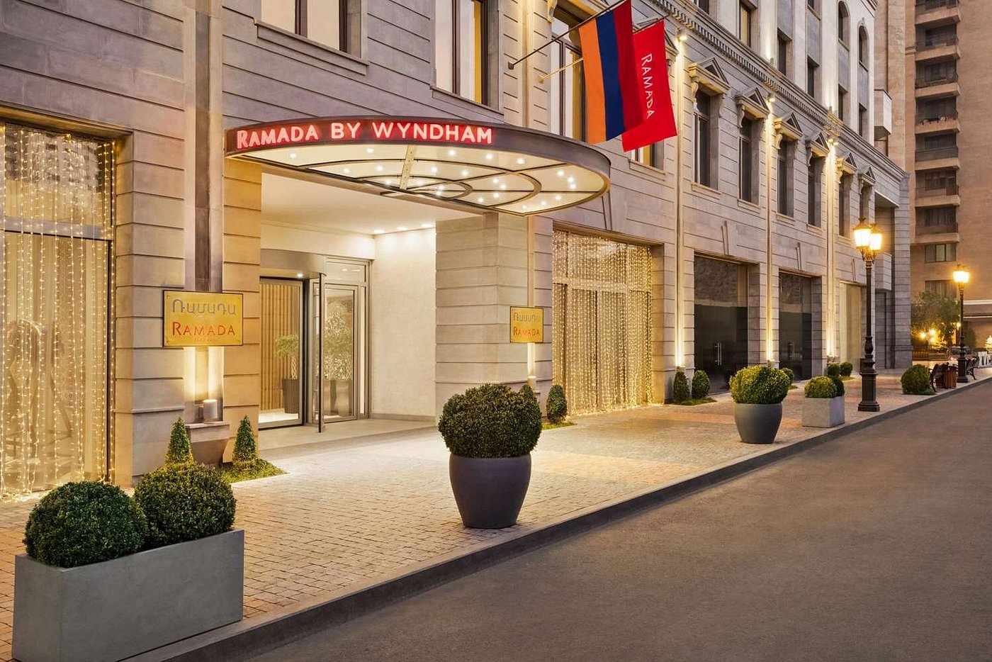 Ramada Hotel & Suites 4*