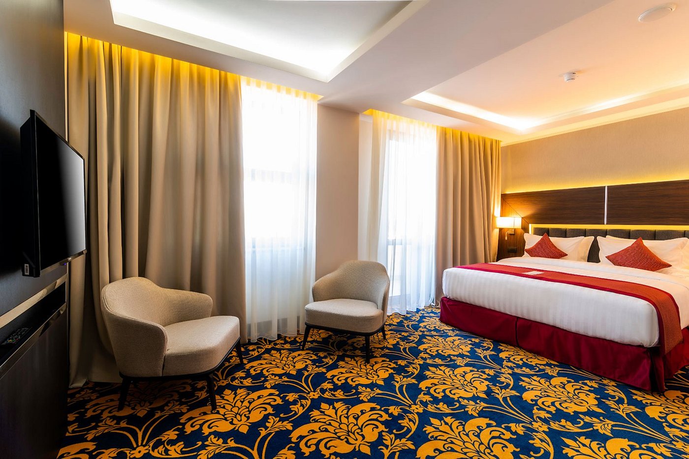 Ramada Hotel & Suites 4*