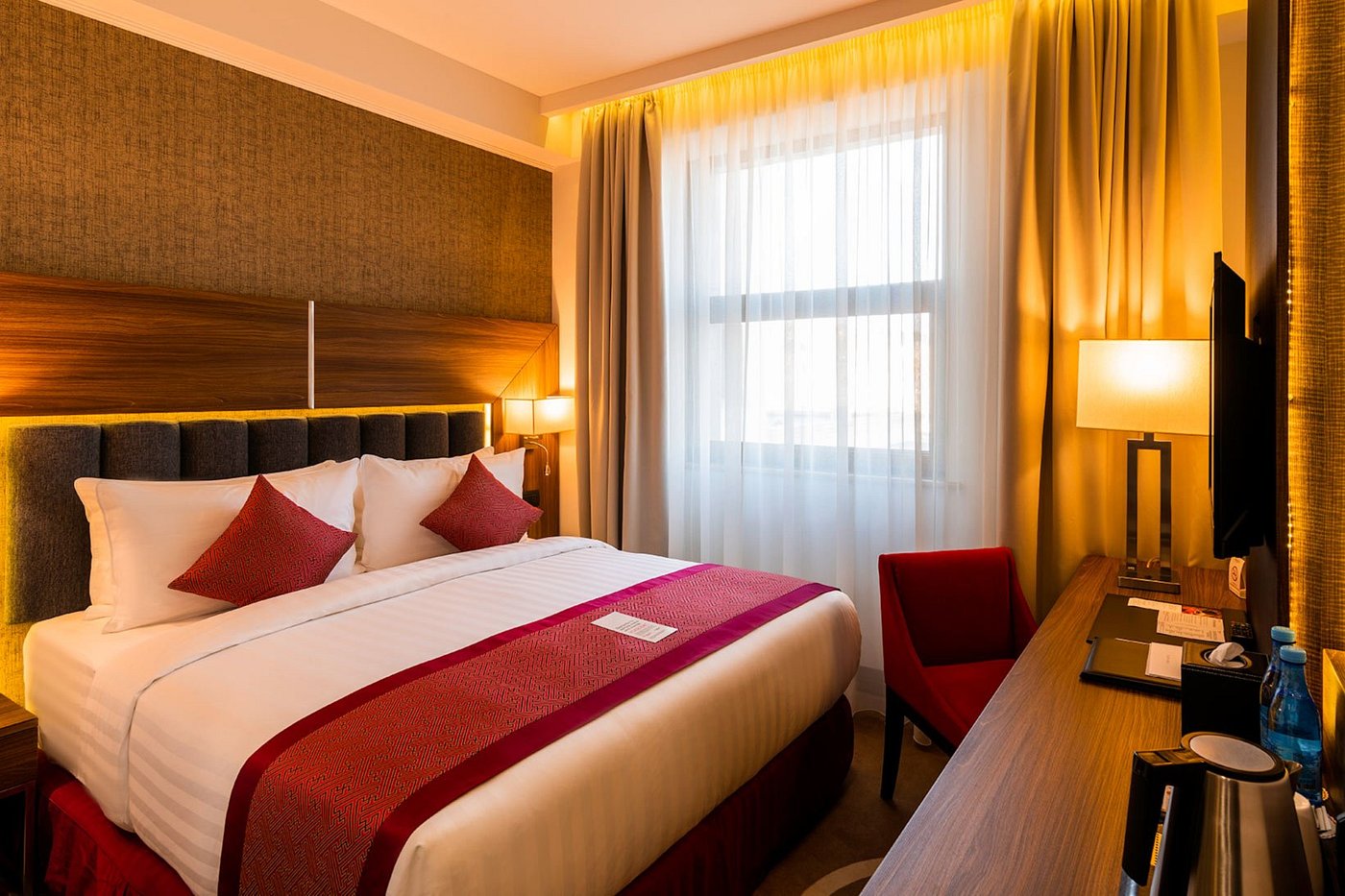 Ramada Hotel & Suites 4*