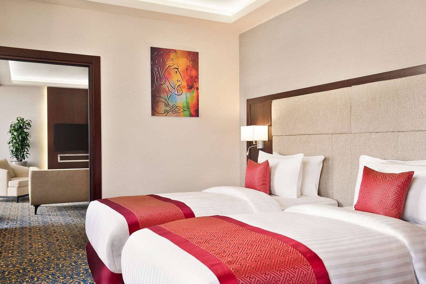 Ramada Hotel & Suites 4*