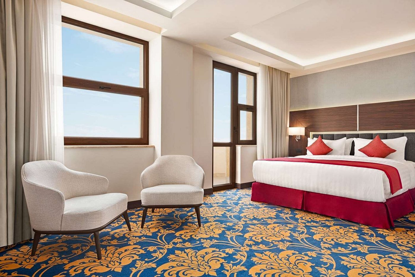 Ramada Hotel & Suites 4*