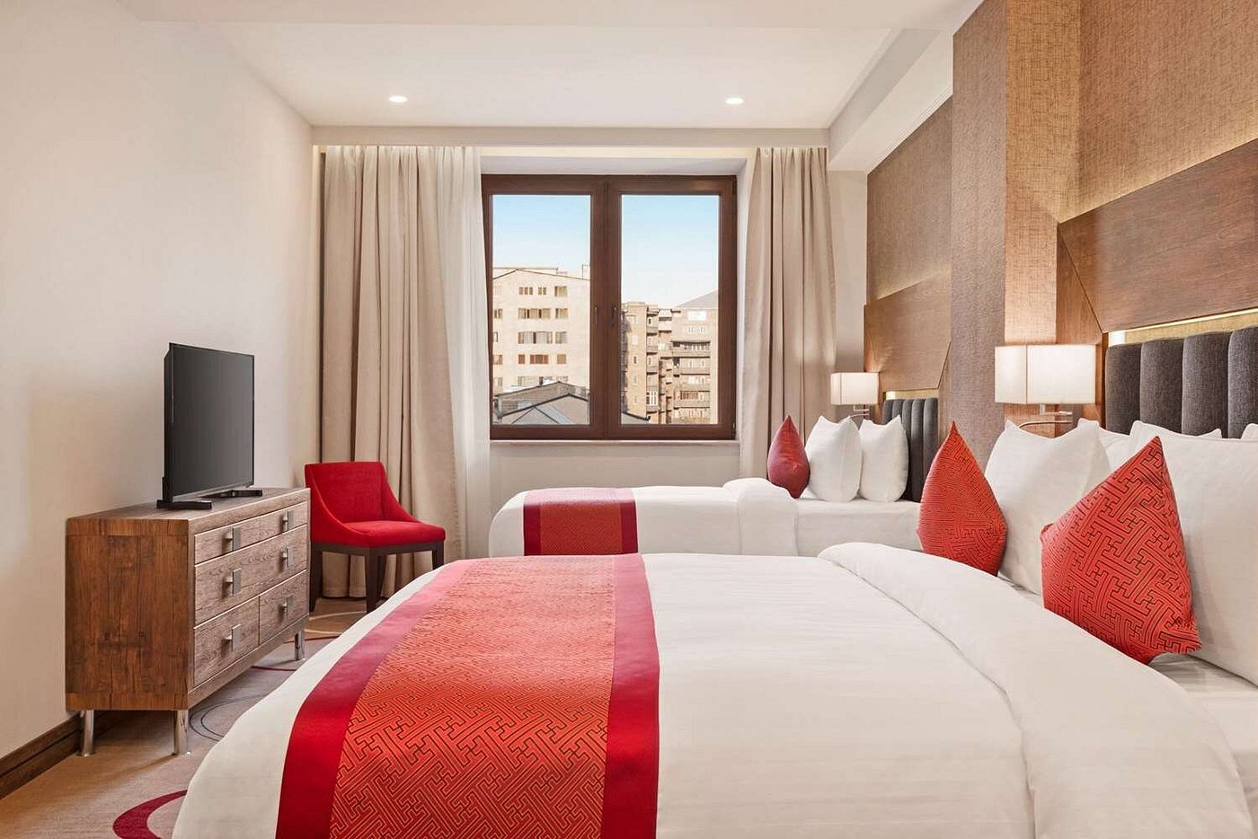 Ramada Hotel & Suites 4*