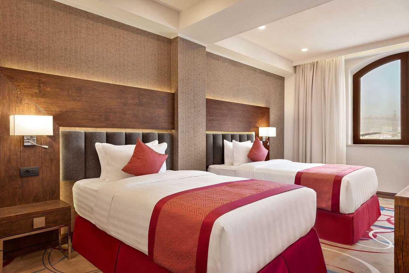 Ramada Hotel & Suites 4*