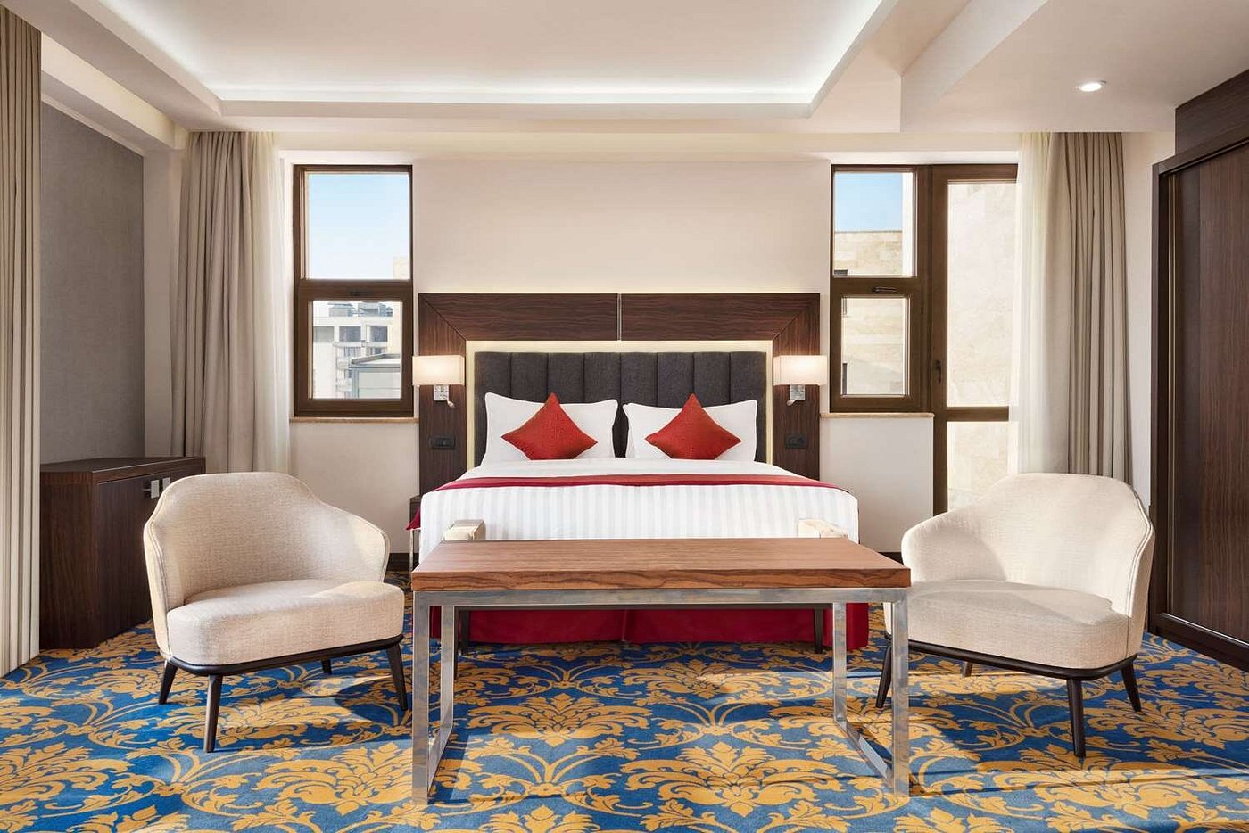 Ramada Hotel & Suites 4*