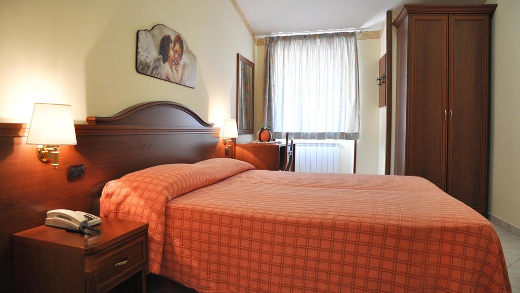 Hotel Dei Pini 3*
