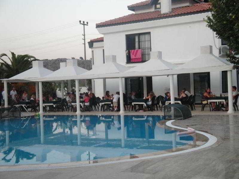 Club Mel Holiday Resort 3*