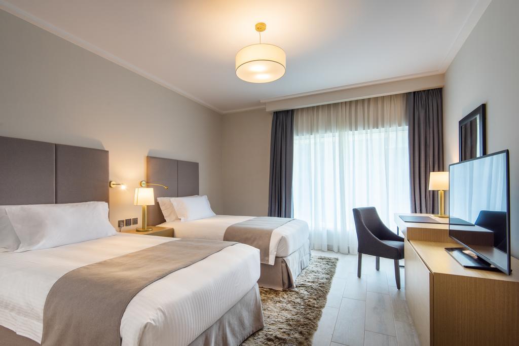 Centara West Bay Hotel & Residences Doha 5*