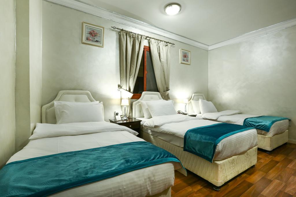 La Villa Suites Hotel 2*