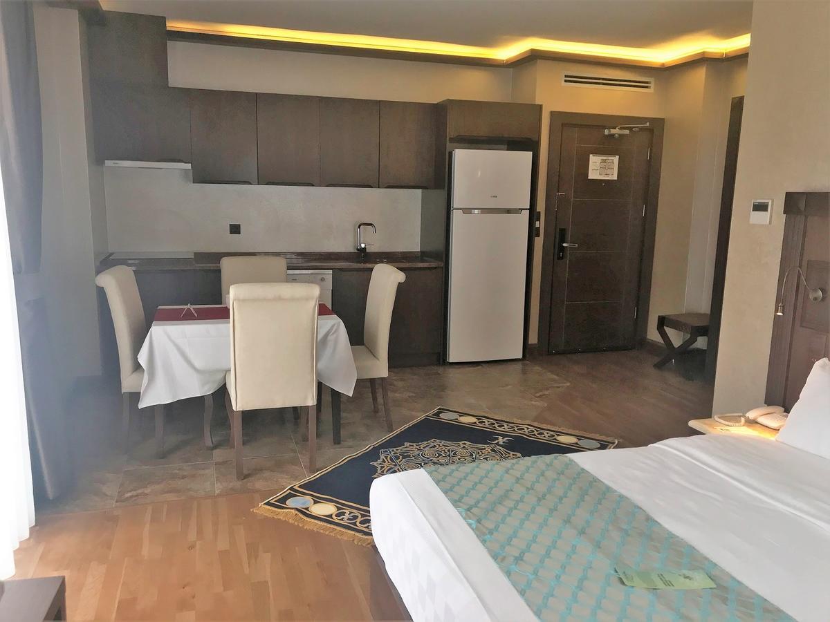 Sera Lake Resort Hotel Spa & Aparts 4*
