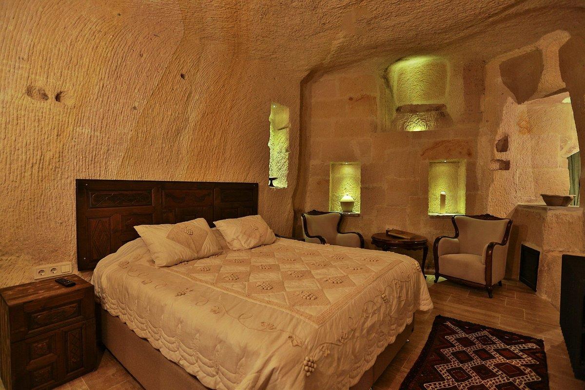 Acropolis Cave Suite 3*