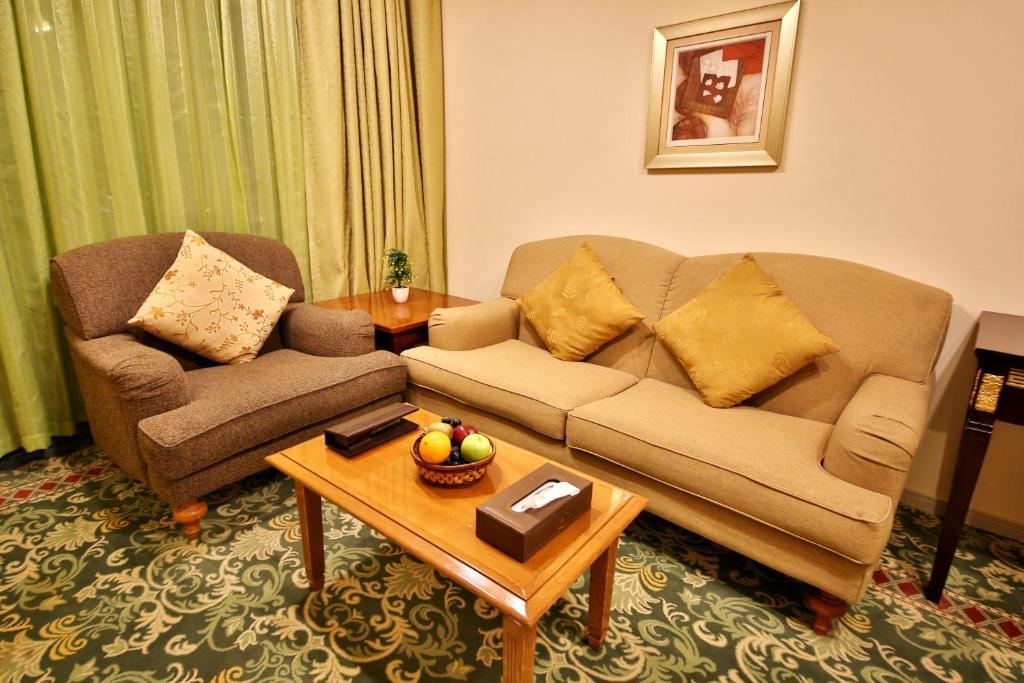 Midtown Furnished Apartments 3*