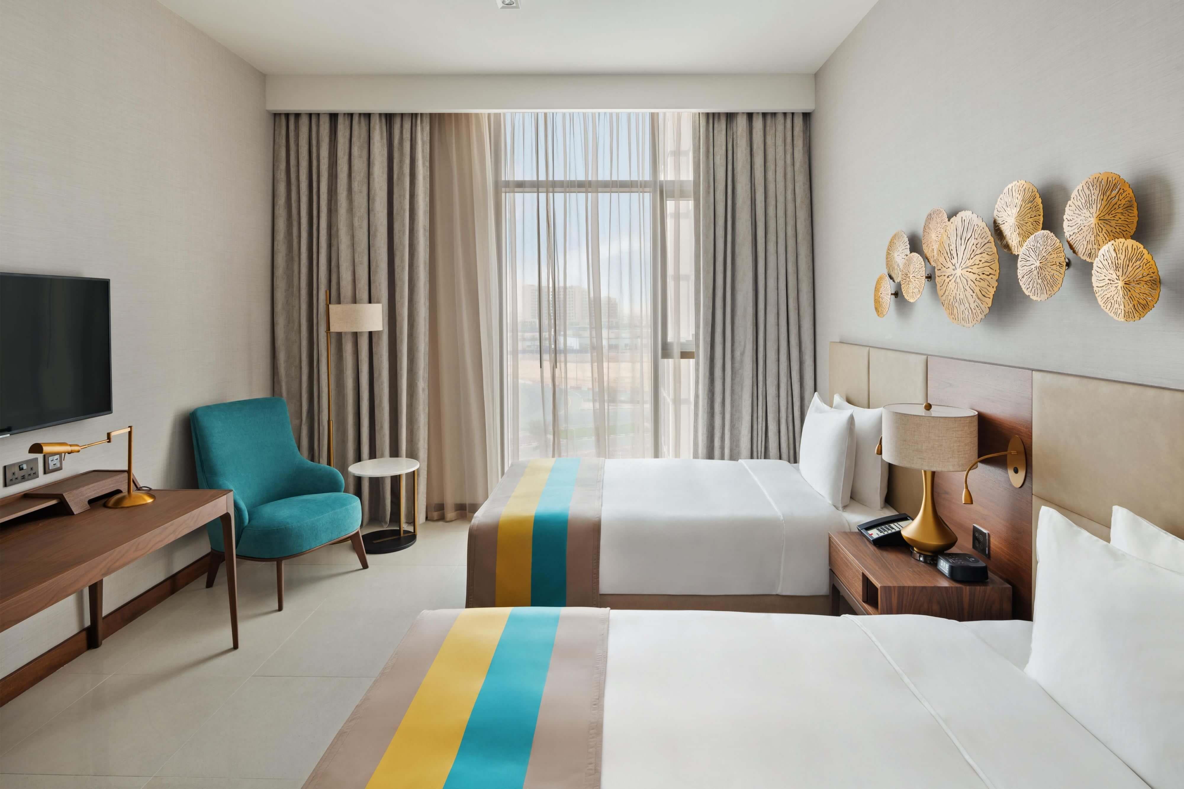 Holiday Inn Dubai al Maktoum Airport 4*