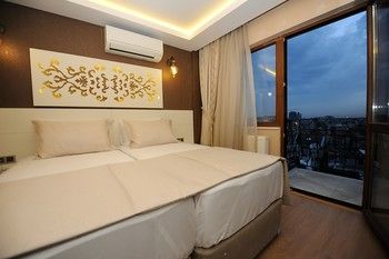 Rooms Inn Taxim 3*