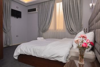 Capital Hotel 1*