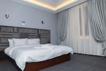 Capital Hotel 1*