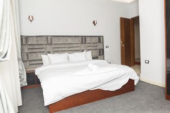 Capital Hotel 1*