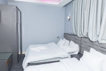Capital Hotel 1*