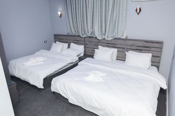 Capital Hotel 1*