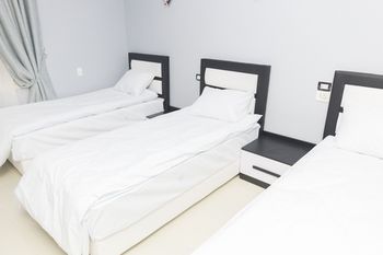 Capital Hotel 1*
