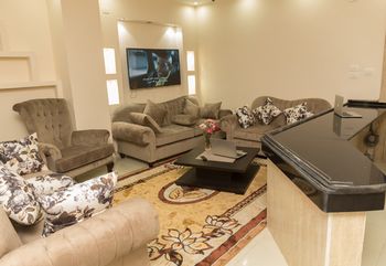 Capital Hotel 1*