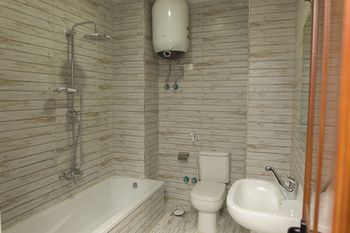 Capital Hotel 1*