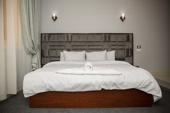Capital Hotel 1*