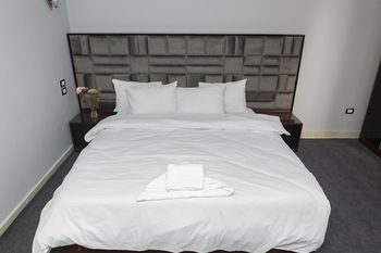 Capital Hotel 1*