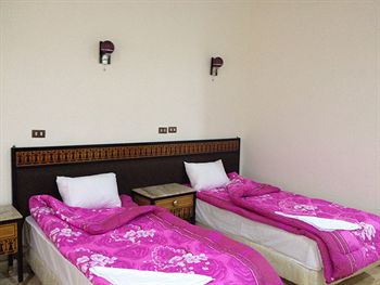 One Season Hostel 1*