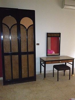 One Season Hostel 1*