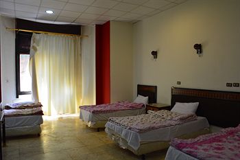 One Season Hostel 1*