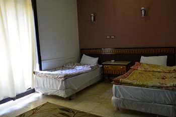One Season Hostel 1*
