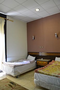 One Season Hostel 1*