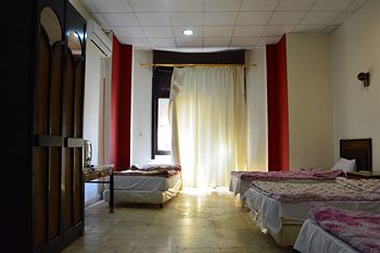 One Season Hostel 1*