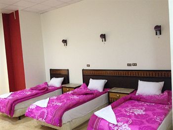 One Season Hostel 1*