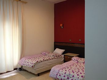 One Season Hostel 1*