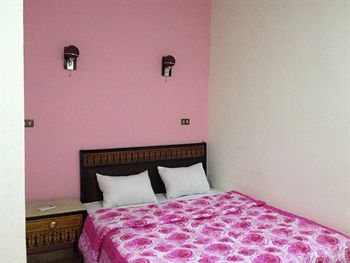 One Season Hostel 1*