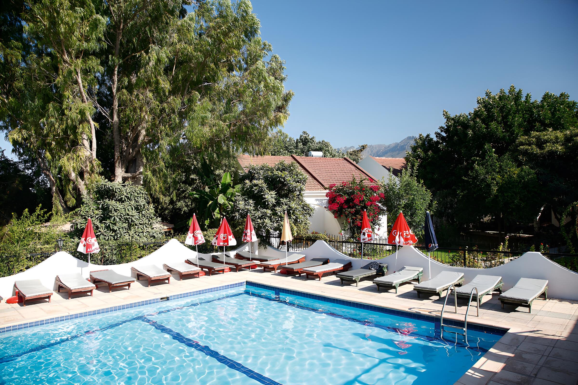 Rose Gardens Holiday Village 3*