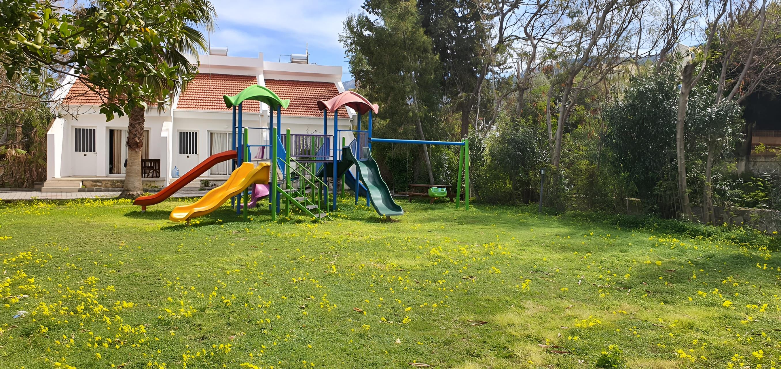 Rose Gardens Holiday Village 3*
