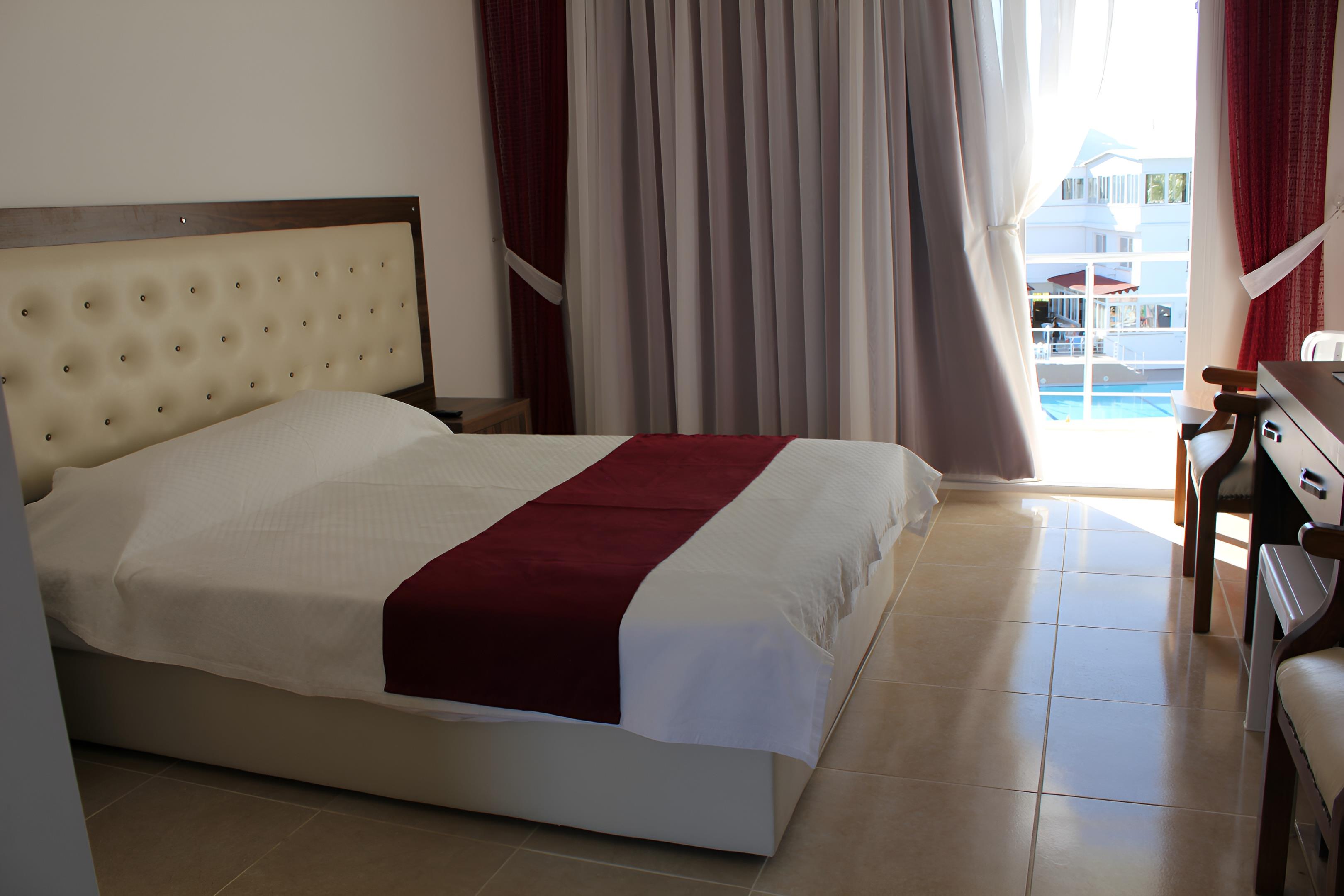 Rose Gardens Holiday Village 3*