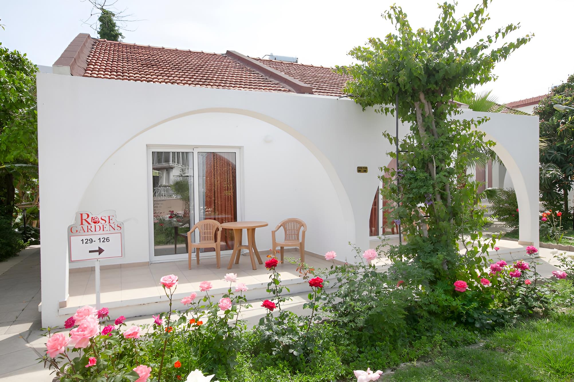 Rose Gardens Holiday Village 3*