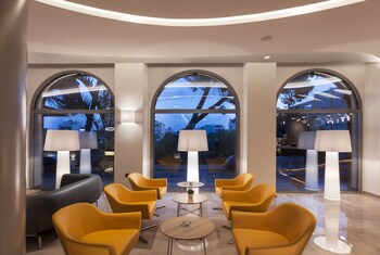 Blue Lagoon City Hotel 4*