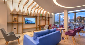 Blue Lagoon City Hotel 4*