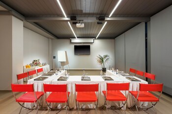 Blue Lagoon City Hotel 4*