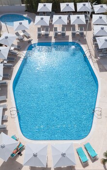 Blue Lagoon City Hotel 4*