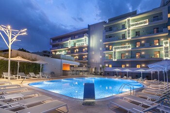 Blue Lagoon City Hotel 4*