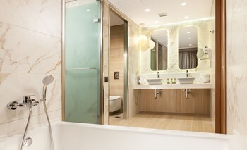 Blue Lagoon City Hotel 4*