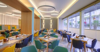Blue Lagoon City Hotel 4*