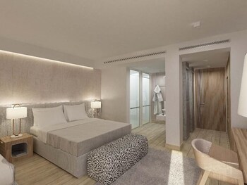 Blue Lagoon City Hotel 4*