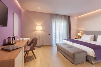 Blue Lagoon City Hotel 4*